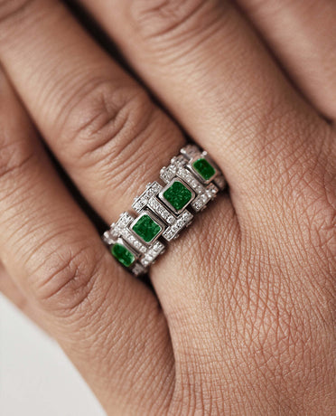 LA PAZ Gold Ring with 4.70ct Emeralds and Diamonds