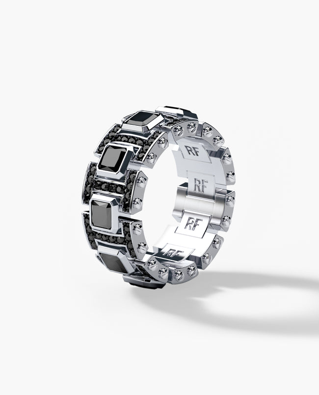LA PAZ Gold Ring with 4.70ct Black Diamonds