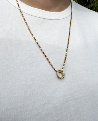 ROPES Circle Amulet Pendant in Gold with 0.20ct Diamonds